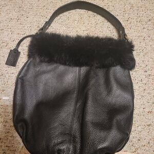 Elegant Black Leather Hobo Bag with Fur Trim